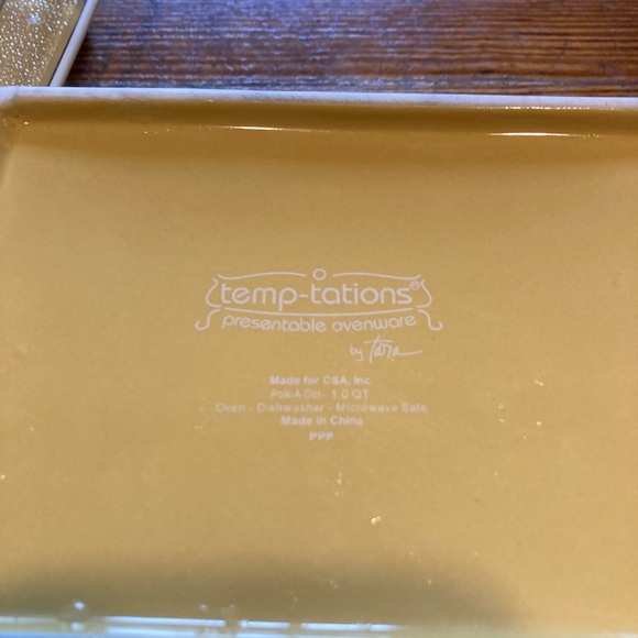 Six piece Temp-Tations, bakeware casserole, dish set yellow with white dots. - Picture 3 of 13